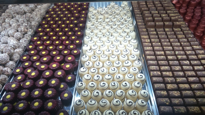 chocolaterie-ST ETIENNE DE TINEE-min_chocolates_milk_chocolate_white_chocolate_truffles_candy_food_treat_cacao-1213769